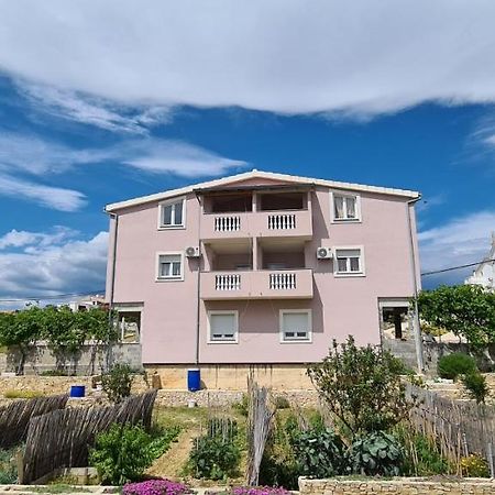 Apartmani Cesar Rtina Bagian luar foto