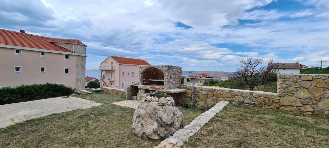 Apartmani Cesar Rtina Bagian luar foto