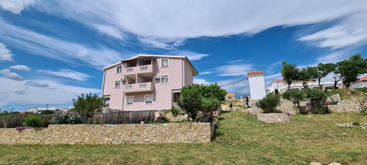 Apartmani Cesar Rtina Bagian luar foto