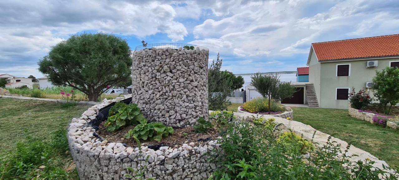 Apartmani Cesar Rtina Bagian luar foto