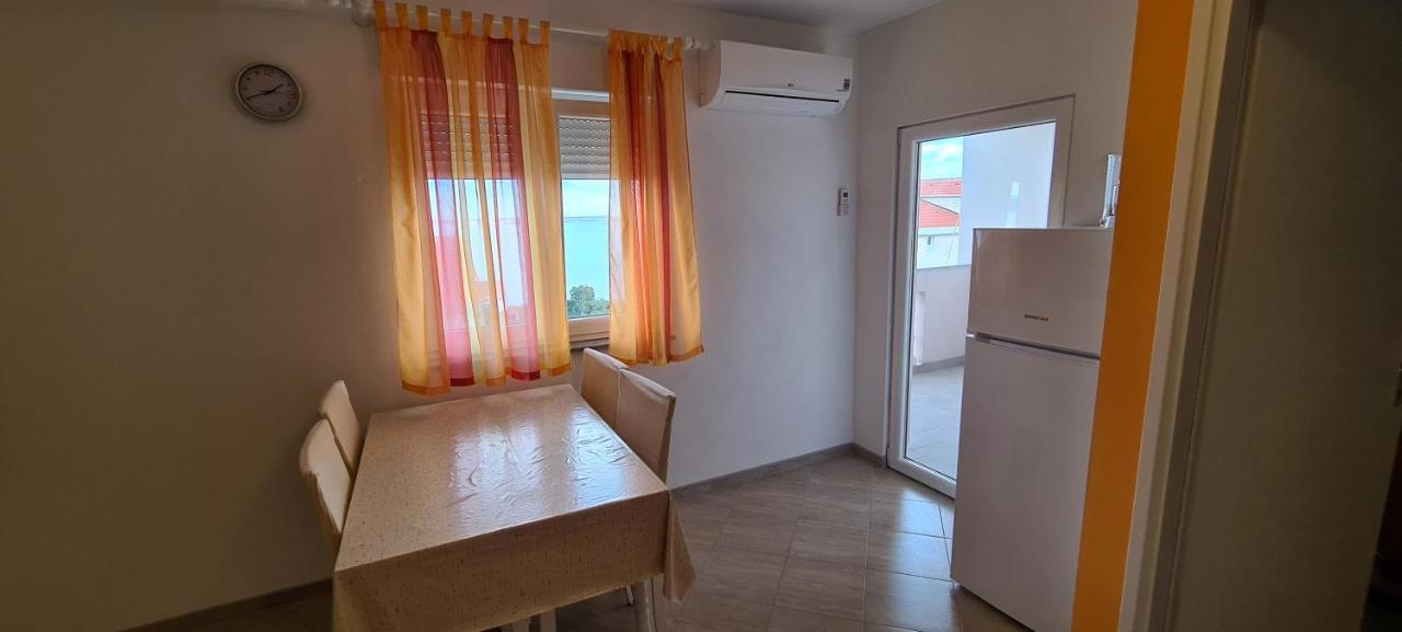 Apartmani Cesar Rtina Bagian luar foto