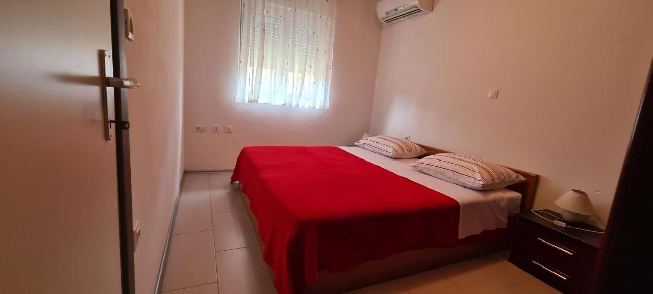 Apartmani Cesar Rtina Bagian luar foto