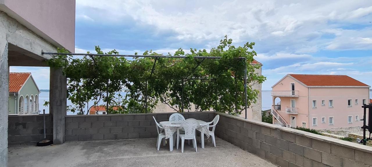 Apartmani Cesar Rtina Bagian luar foto