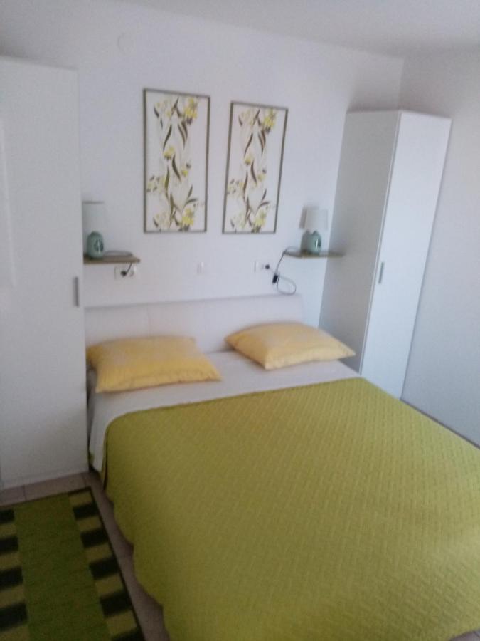 Apartmani Cesar Rtina Bagian luar foto