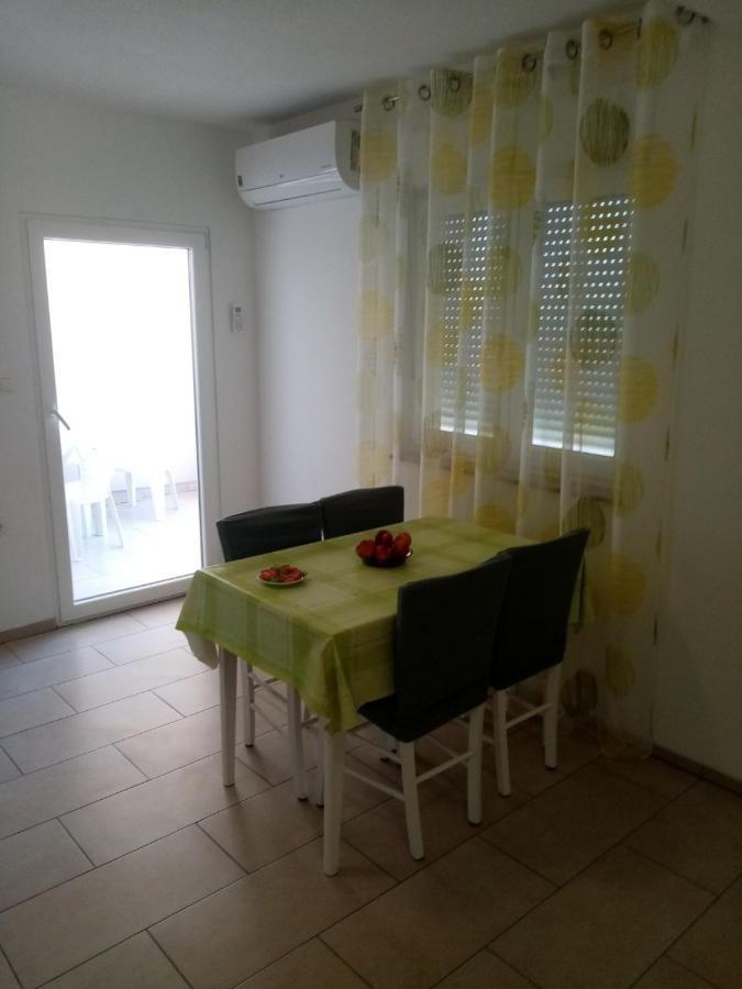 Apartmani Cesar Rtina Bagian luar foto