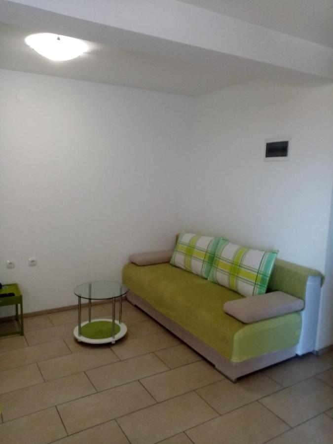 Apartmani Cesar Rtina Bagian luar foto