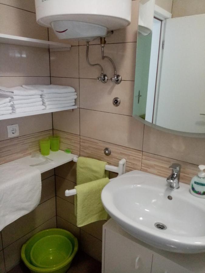 Apartmani Cesar Rtina Bagian luar foto